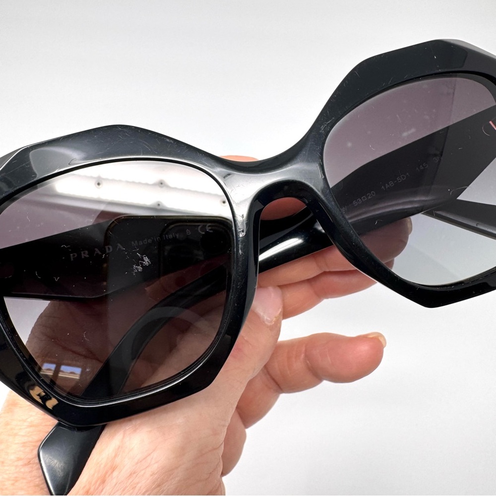 PRADA sunglasses, made in Italy - Picture 10 of 12